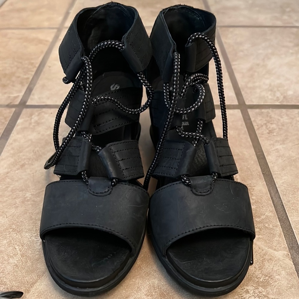 Women’s Sorel Black Wedges- size 8.5